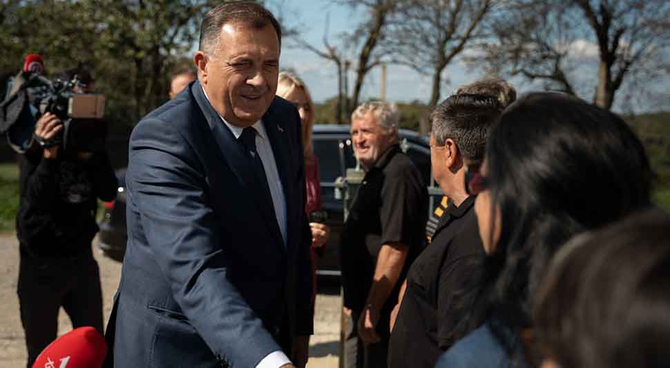 632c54027cd11-dodik 3.jpg